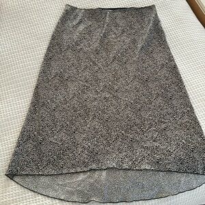 Abercrombie & Fitch pull on XL print slightly high/low midi skirt  like new